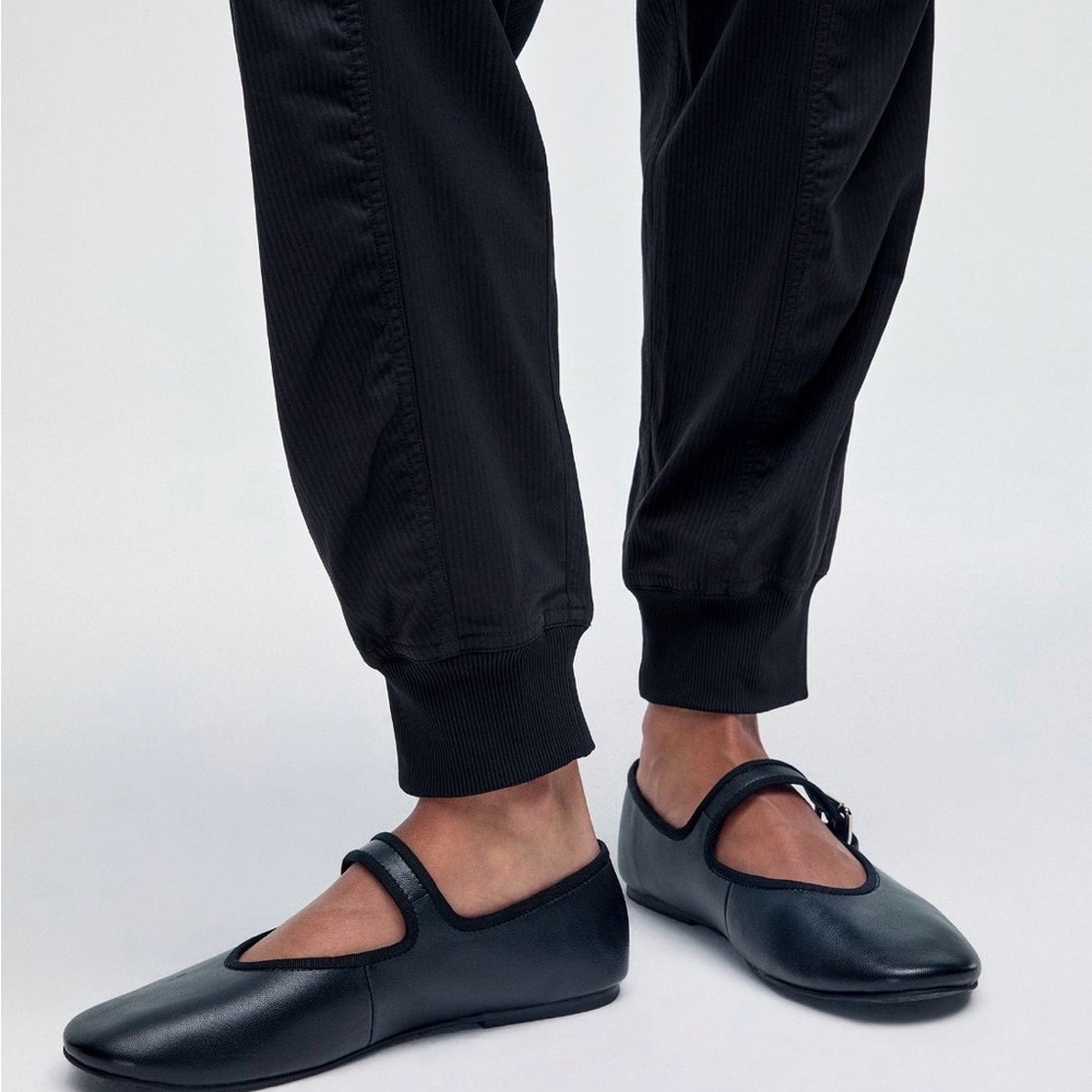 Lululemon Relaxed Fit Black Dance Studio Cargo Joggers S - Picture 8 of 13